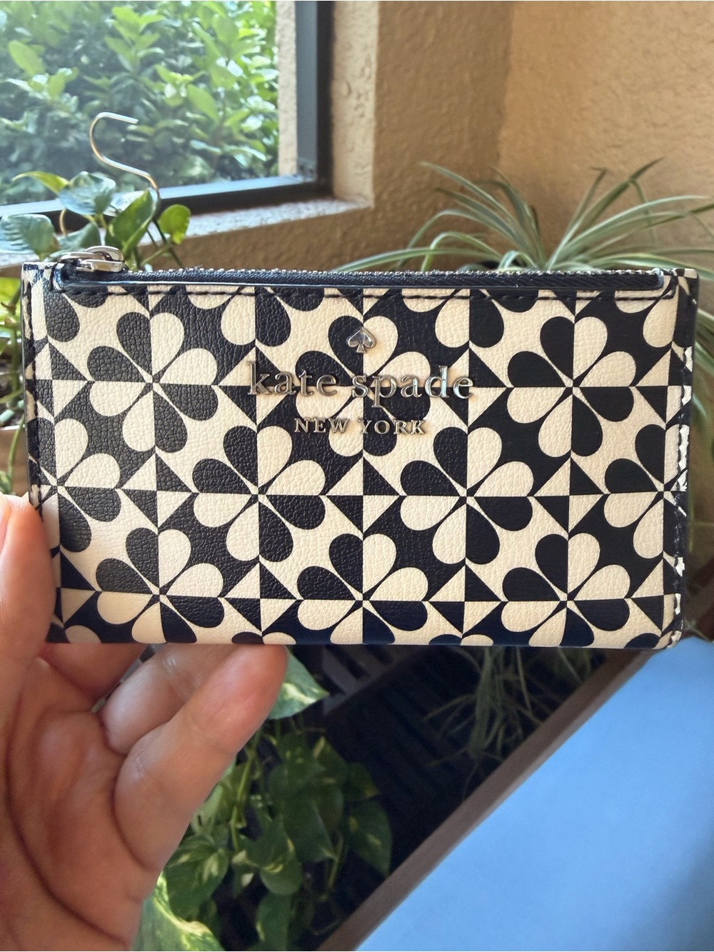 PRICE DROP Kate Spade Hollie Spade Clover Geo bifold wallet Snap Pre Owned